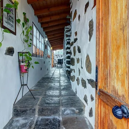 Tabaiba Villa *